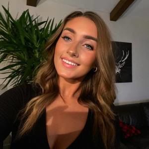 Meet your Posher, Jasmine